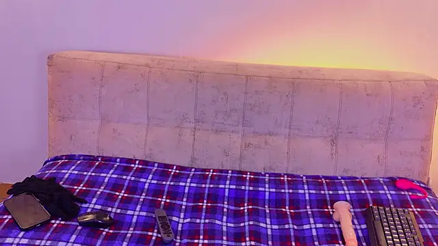 BELLA_TENTATION_CR stripchat live cam model