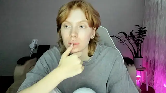 StellaDavis stripchat live cam model