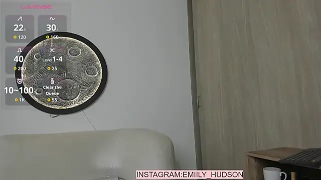 emily_huddson_ stripchat live cam model