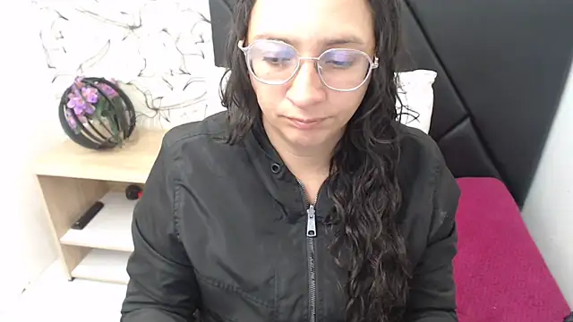 sarax_ximena stripchat live cam model