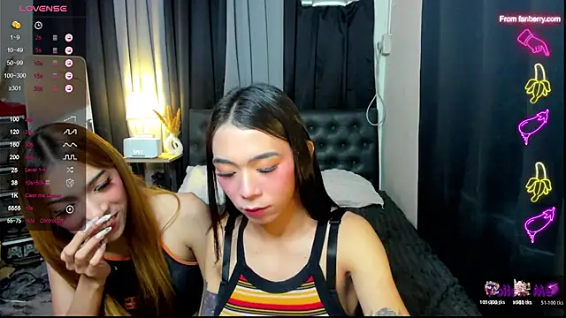 bellamoonlightX stripchat live cam model
