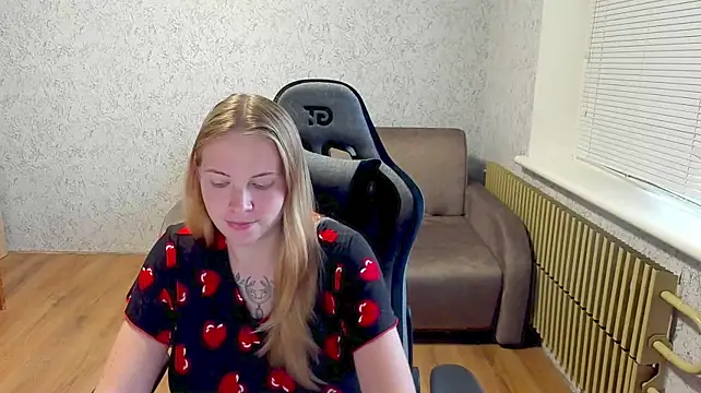 NikkyReyyy stripchat live cam model