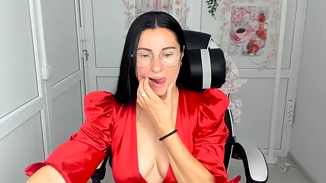 ChloeVibee stripchat live cam model