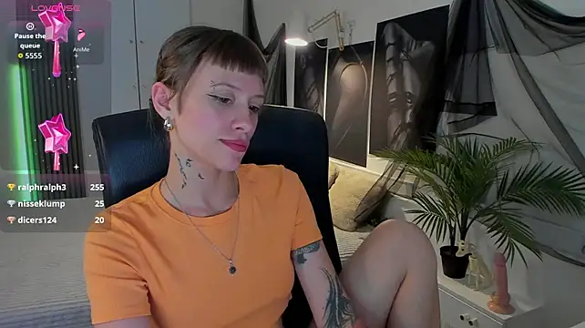 LollyLucy stripchat live cam model