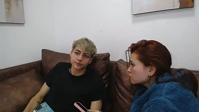 Ari_Stonne stripchat live cam model