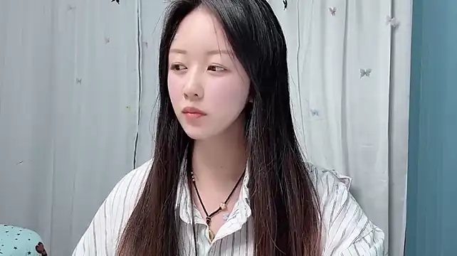 xiaomei1122 stripchat live cam model