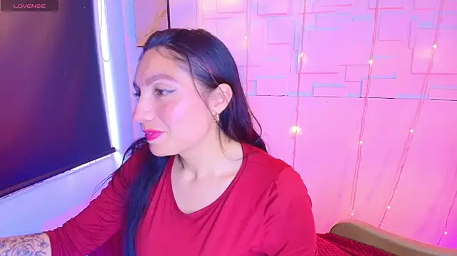 FoxLuxe stripchat live cam model