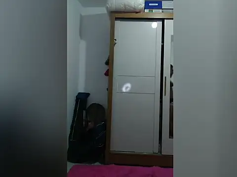 Queeexotinhaa stripchat live cam model