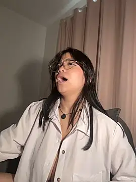 tati_reyess stripchat live cam model