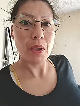LaInsaciableIntensa stripchat live cam model