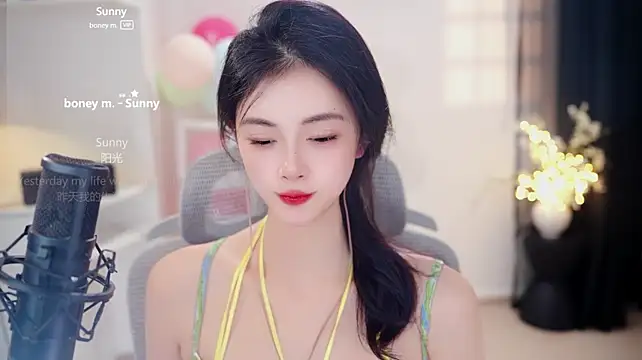 Ocean--Lili stripchat live cam model