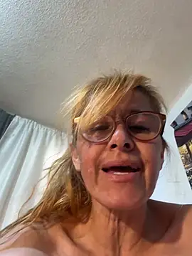 SahoryHorny stripchat live cam model