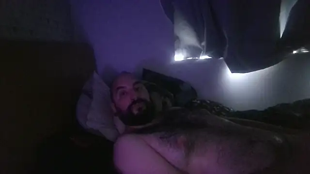 itsmeBeardyP stripchat live cam model