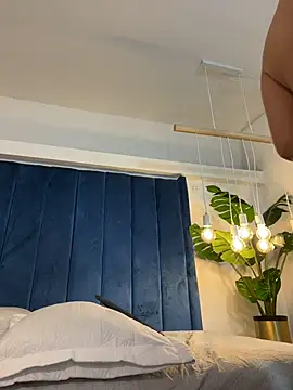 mirandacute stripchat live cam model