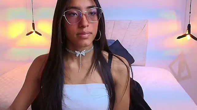 Gia_Evans__ stripchat live cam model