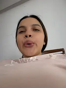 Colibri_xxx stripchat live cam model