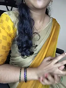 Cute-Smiely-Queen-Telugu stripchat live cam model