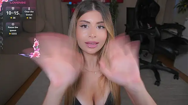GeorginaHarn stripchat live cam model