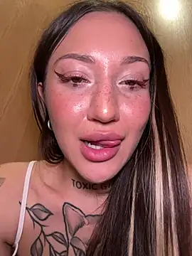 SaintSquirt stripchat live cam model