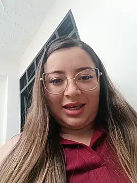 LunaDiaz999 stripchat live cam model