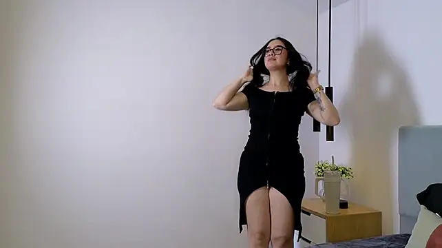 Naomi_west stripchat live cam model