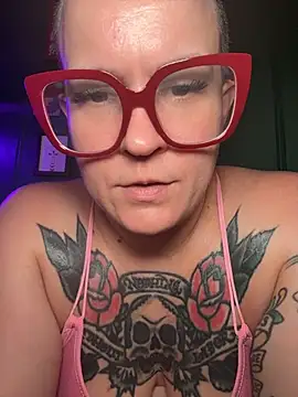 quinnmariexo stripchat live cam model
