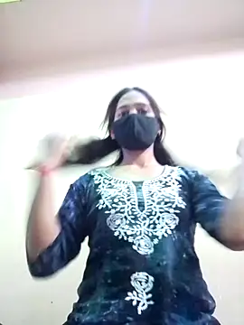 Rakhi_bhabi stripchat live cam model