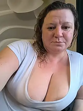 jusichka stripchat live cam model