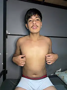 Dylannn_30 stripchat live cam model