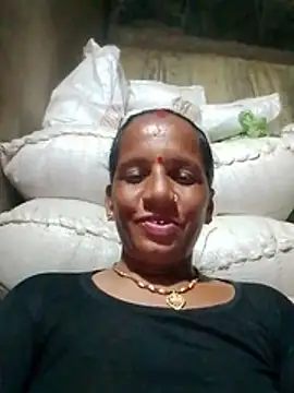 Hotranijatav56 stripchat live cam model