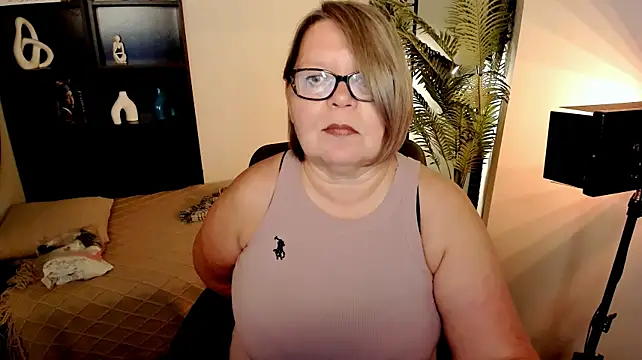 Shannonshine stripchat live cam model