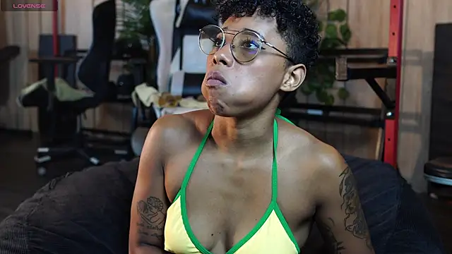kelly_thomson stripchat live cam model