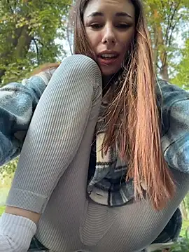 AmelieCrystal stripchat live cam model