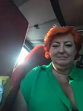MissSilken stripchat live cam model