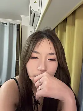 Uugirl00 stripchat live cam model