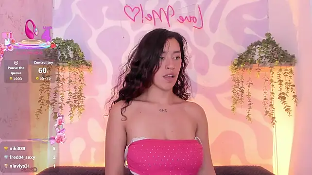 mia_scarlett7 stripchat live cam model