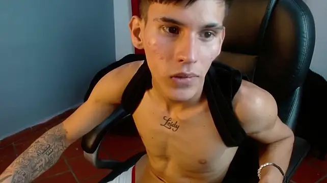 paullcb stripchat live cam model