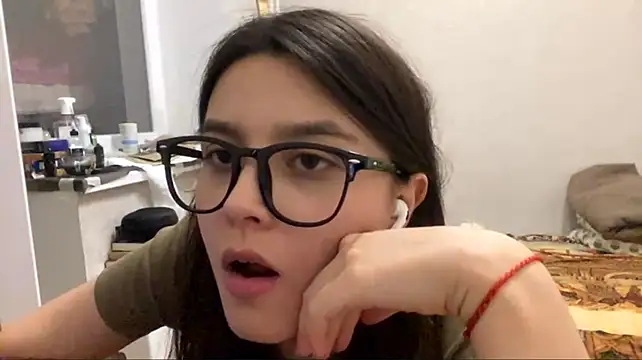 SaintMari stripchat live cam model