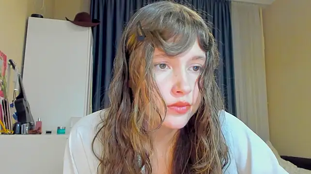 MaryannSofts stripchat live cam model