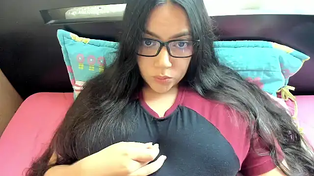 roniewester stripchat live cam model