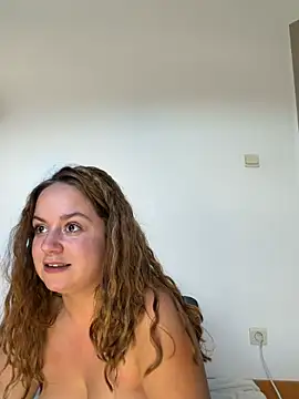 Francesexe stripchat live cam model