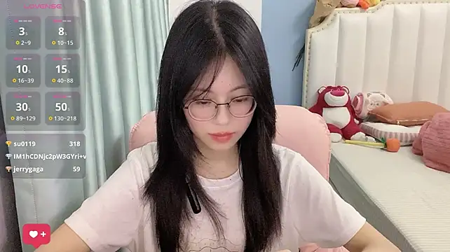 Luna-666 stripchat live cam model