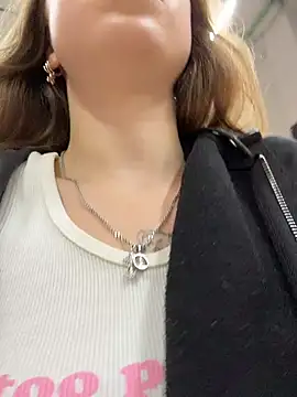outdoor-houndour stripchat live cam model