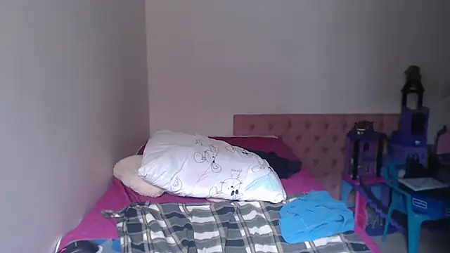 kateleyagrey stripchat live cam model