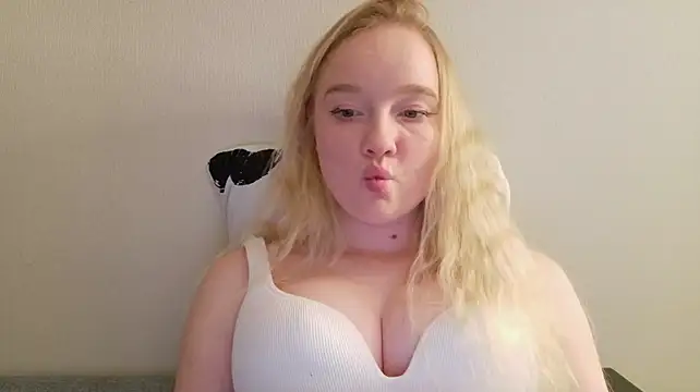 Shawty_Mia stripchat live cam model