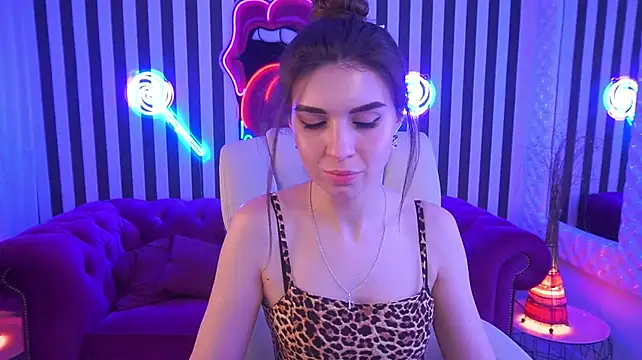 KylieJoyys stripchat live cam model