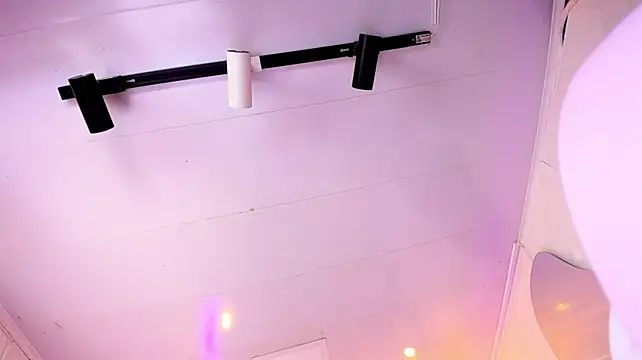 EmmyTorner stripchat live cam model