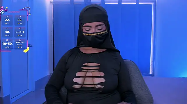 ZainabLux stripchat live cam model