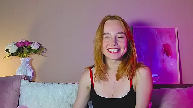CarolineMarlow stripchat live cam model