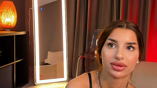 ZariaVera stripchat live cam model